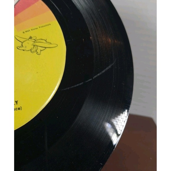 1977 Walt Disney 24 Page Read Along Book & Record 33 1/3 RPM Dumbo #324 - Picture 6 of 10